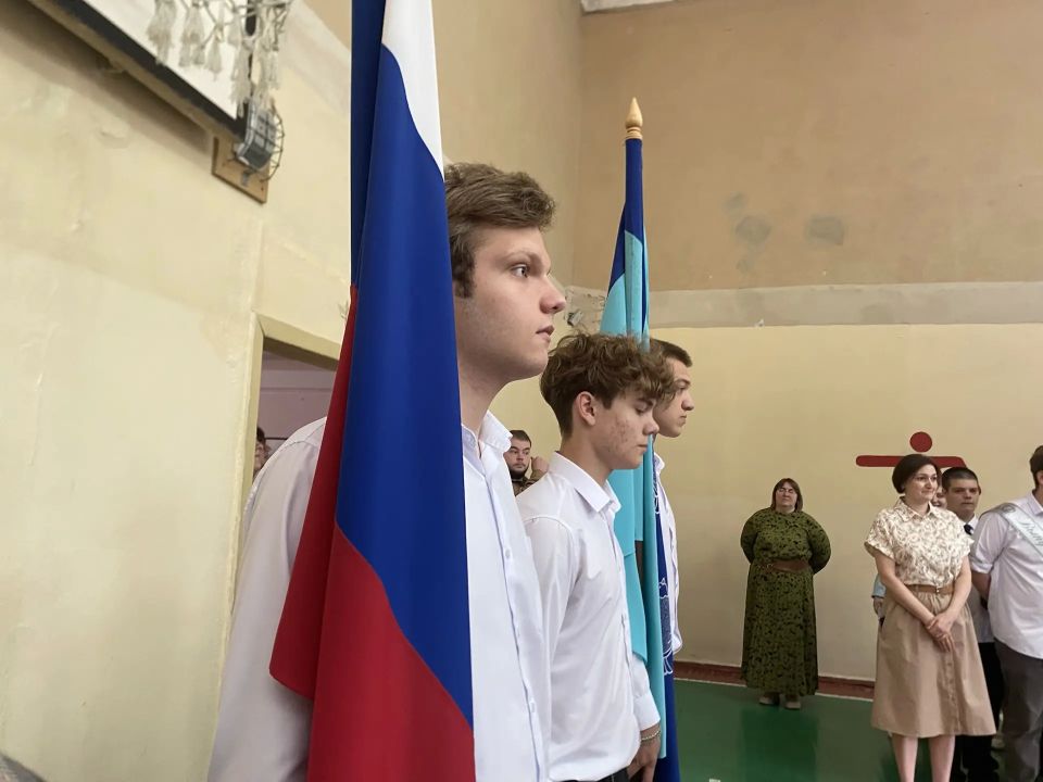В школе № 57 для 50 юных курян прозвенел последний звонок В школе № 57 для 50 юных курян прозвенел последний звонок