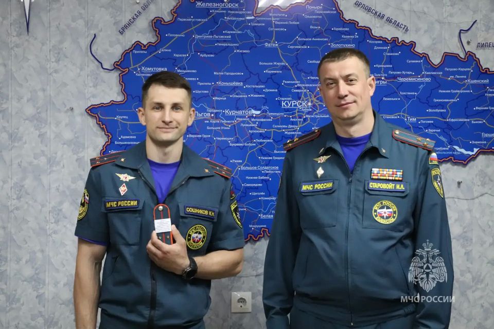 Курским спасателям МЧС России вручили очередные специальные звания Курским спасателям МЧС России вручили очередные специальные звания