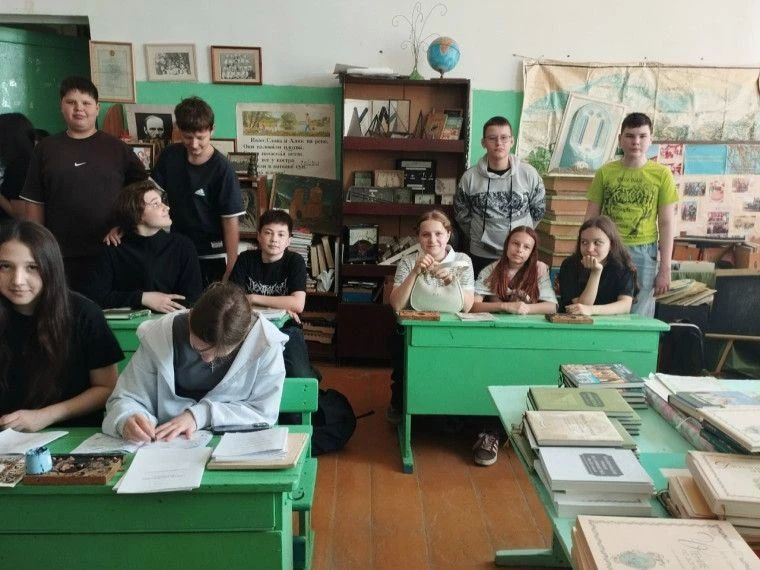 23 мая Литвяк Екатерина Александровна, Шапочкина Татьяна Викторовна и Боброва Светлана Юрьевна отправились со своими воспитанниками (5 "Б", 6 "Б" и 7 "Б" классы) в г. Орёл и посетили Знаменскую Богатырскую заставу, которая... 23 мая Литвяк Екатерина Александровна, Шапочкина Татьяна Викторовна и Боброва Светлана Юрьевна отправились со своими воспитанниками (5 "Б", 6 "Б" и 7 "Б" классы) в г. Орёл и посетили Знаменскую Богатырскую заставу, которая...