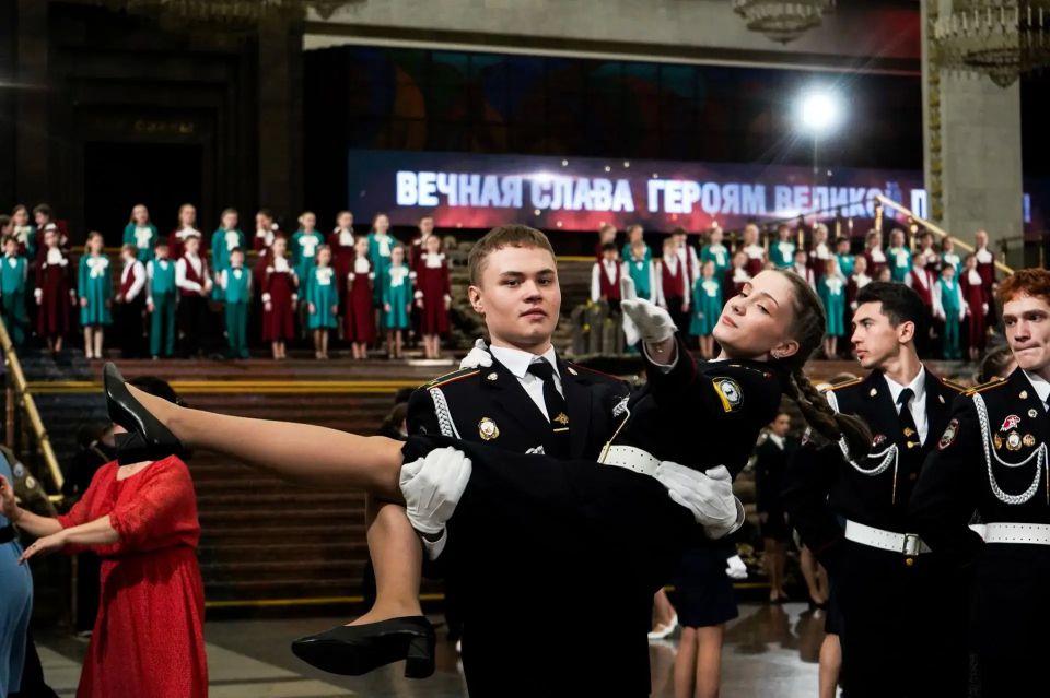 II Международный танцевальный флешмоб «Память хранит имена», приуроченный к 81-й годовщине Победы, стартовал в Музее Победы на Поклонной горе в рамках одноимённого благотворительного фестиваля II Международный танцевальный флешмоб «Память хранит имена», приуроченный к 81-й годовщине Победы, стартовал в Музее Победы на Поклонной горе в рамках одноимённого благотворительного фестиваля