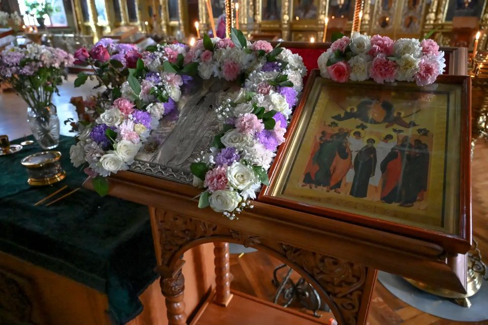 В Воскресенско-Ильинский храм Курска прибыли мощи грузинского старца Гавриила Самтаврийского В Воскресенско-Ильинский храм Курска прибыли мощи грузинского старца Гавриила Самтаврийского