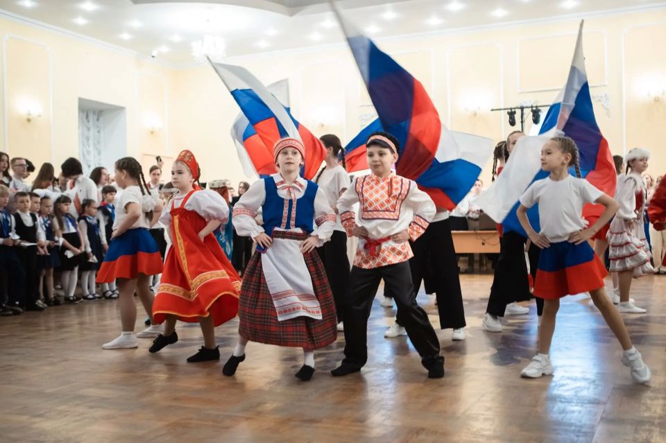 В Курске проходят последние звонки В Курске проходят последние звонки