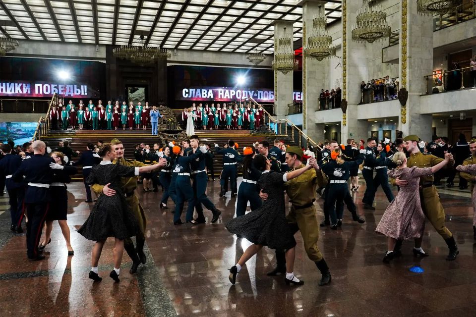 II Международный танцевальный флешмоб «Память хранит имена», приуроченный к 81-й годовщине Победы, стартовал в Музее Победы на Поклонной горе в рамках одноимённого благотворительного фестиваля II Международный танцевальный флешмоб «Память хранит имена», приуроченный к 81-й годовщине Победы, стартовал в Музее Победы на Поклонной горе в рамках одноимённого благотворительного фестиваля