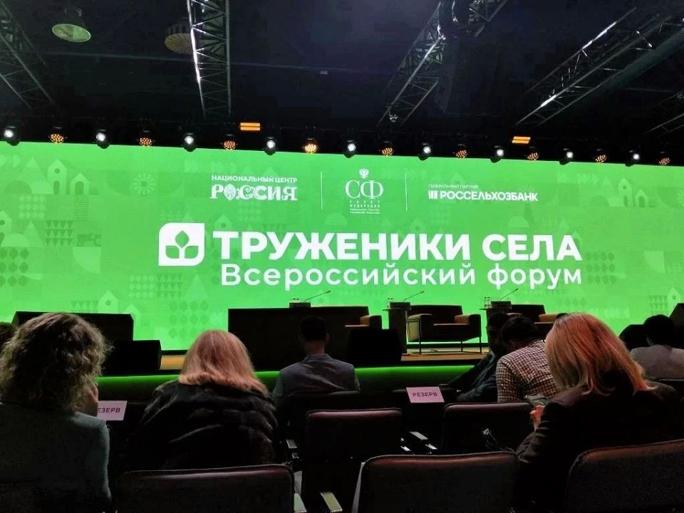 Знаете, что общего между космосом и сельскими учителями? И те, и другие работают в режиме повышенной ответственности, но их подвиг часто остаётся за кадром Знаете, что общего между космосом и сельскими учителями? И те, и другие работают в режиме повышенной ответственности, но их подвиг часто остаётся за кадром