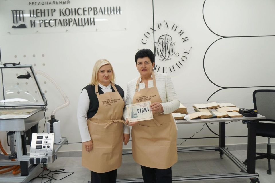 «Вы главные лица в государстве, потому что от вас зависит образование страны, ее культура. Без общей культуры не может быть подъема нравственности. Без нравственности не действуют никакие экономические законы. Чтобы стране... «Вы главные лица в государстве, потому что от вас зависит образование страны, ее культура. Без общей культуры не может быть подъема нравственности. Без нравственности не действуют никакие экономические законы. Чтобы стране...