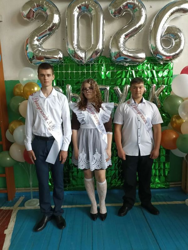 26 мая в МКОУ "Хмелевская ООШ" прозвенел последний звонок для выпускников 9-го класса 26 мая в МКОУ "Хмелевская ООШ" прозвенел последний звонок для выпускников 9-го класса