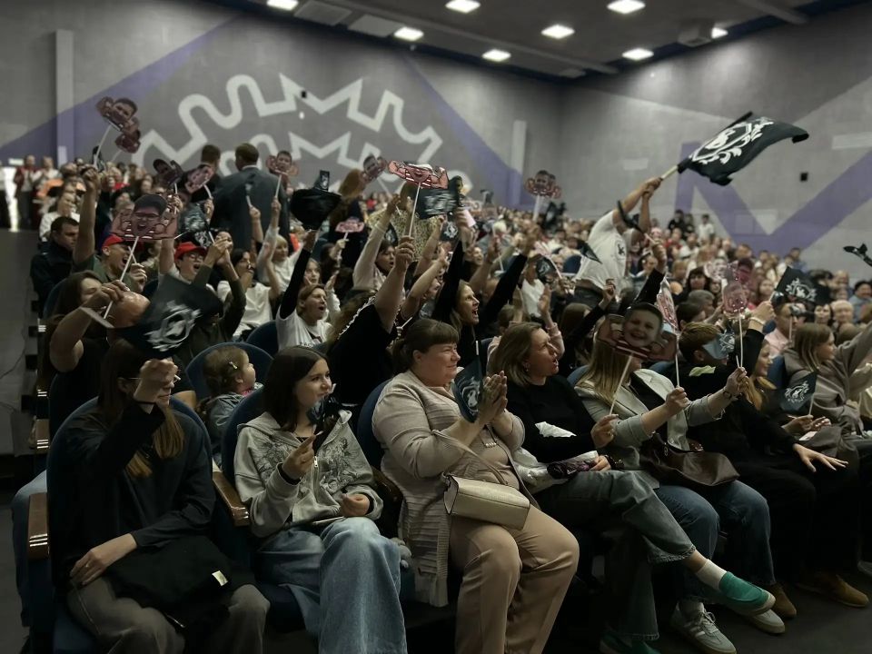 В городском молодёжном центре «Гелиос» отгремел финал школьной лиги КВН «Старт» В городском молодёжном центре «Гелиос» отгремел финал школьной лиги КВН «Старт»