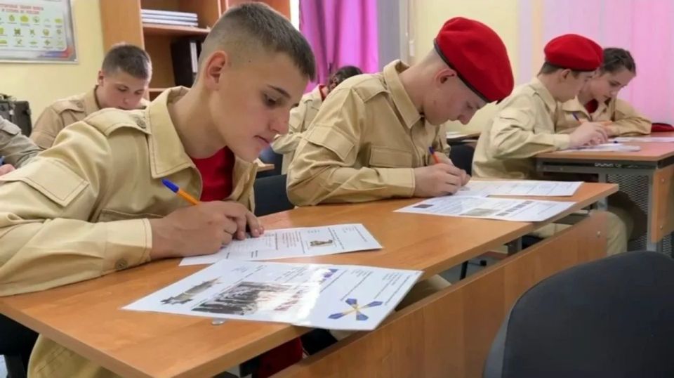 В Железногорском районе завершился региональный этап военно-патриотической игры «Зарница 2.0». Соревнования проходили на базе центра «Авангард» В Железногорском районе завершился региональный этап военно-патриотической игры «Зарница 2.0». Соревнования проходили на базе центра «Авангард»