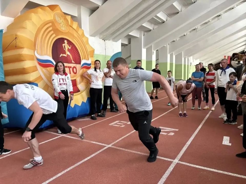 В рамках Всероссийской недели семьи «7яФЕСТ», приуроченной к Международному дню защиты детей, сегодня состоялся Региональный этап Фестиваля ВФСК «Готов к труду и обороне» среди семейных команд Курской области В рамках Всероссийской недели семьи «7яФЕСТ», приуроченной к Международному дню защиты детей, сегодня состоялся Региональный этап Фестиваля ВФСК «Готов к труду и обороне» среди семейных команд Курской области