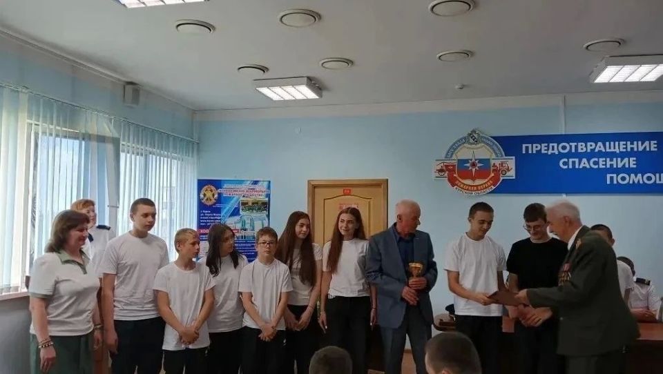 Обучающиеся ОКОУ "Верхнелюбажская школа-интернат" достойно выступили на областном конкурсе дружин юных пожарных «Горячие сердца» и заняли 3 место Обучающиеся ОКОУ "Верхнелюбажская школа-интернат" достойно выступили на областном конкурсе дружин юных пожарных «Горячие сердца» и заняли 3 место