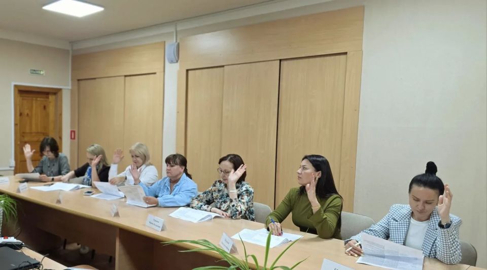 Сегодня в комитете социальной защиты населения состоялось очередное заседание Межведомственной комиссии, где были рассмотрены заявления курян на заключение социального контракта Сегодня в комитете социальной защиты населения состоялось очередное заседание Межведомственной комиссии, где были рассмотрены заявления курян на заключение социального контракта