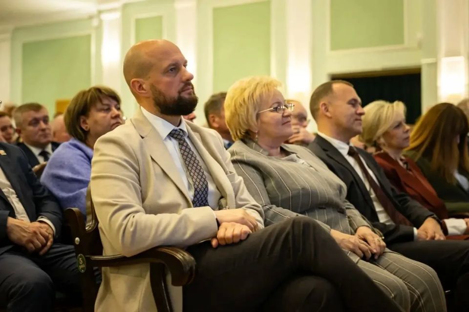 Принял участие в отчете губернатора Александра Хинштейна о работе Правительства Курской области за 2025 год перед депутатами Курской областной Думы Принял участие в отчете губернатора Александра Хинштейна о работе Правительства Курской области за 2025 год перед депутатами Курской областной Думы