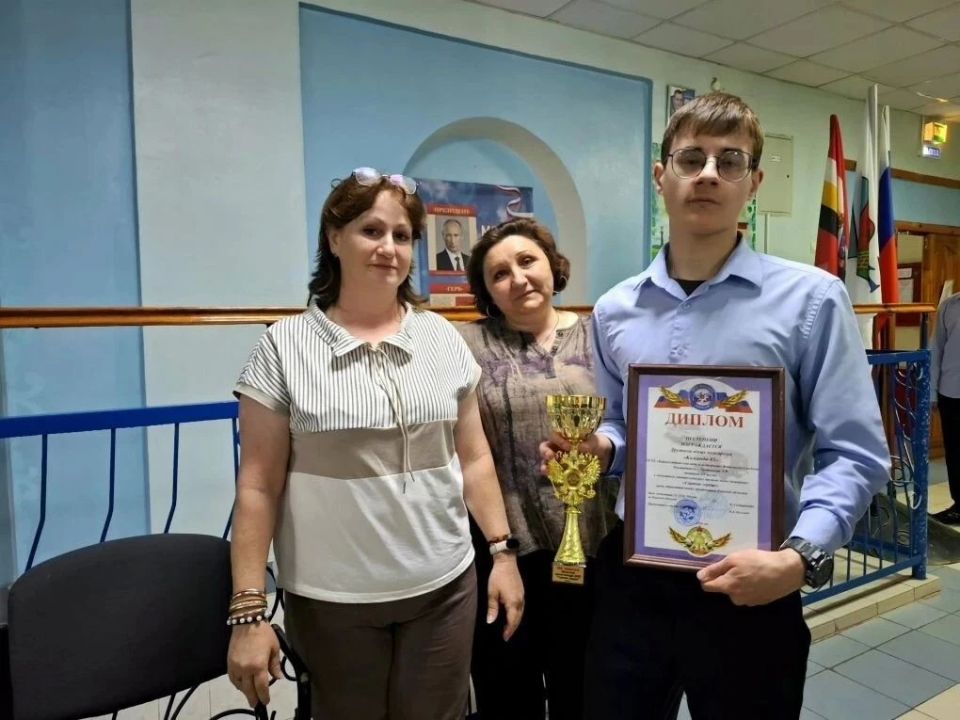 Обучающиеся ОКОУ "Верхнелюбажская школа-интернат" достойно выступили на областном конкурсе дружин юных пожарных «Горячие сердца» и заняли 3 место Обучающиеся ОКОУ "Верхнелюбажская школа-интернат" достойно выступили на областном конкурсе дружин юных пожарных «Горячие сердца» и заняли 3 место