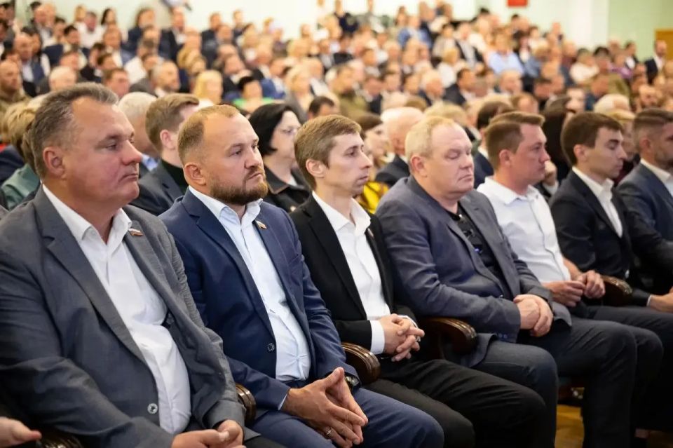 Принял участие в отчете губернатора Александра Хинштейна о работе Правительства Курской области за 2025 год перед депутатами Курской областной Думы Принял участие в отчете губернатора Александра Хинштейна о работе Правительства Курской области за 2025 год перед депутатами Курской областной Думы