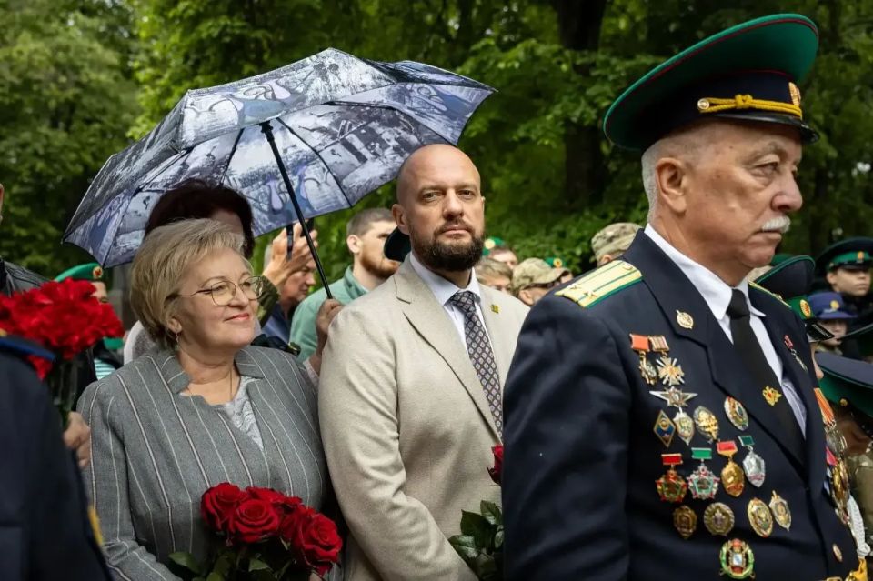 108 лет на страже рубежей. Сегодня мы отмечаем 108-ю годовщину со дня учреждения пограничной охраны 108 лет на страже рубежей. Сегодня мы отмечаем 108-ю годовщину со дня учреждения пограничной охраны