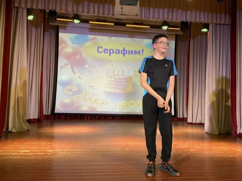 ЗДРАВСТВУЙ,ЛЕТО!. Для младшей группы театрального объединения «Золотой ключик» Фатежского РДНТ прошел летний праздник «Здравствуй лето!» Сегодня в гости к детям пришло Лето, которое учила ребят дружить, быть добрыми... ЗДРАВСТВУЙ,ЛЕТО!. Для младшей группы театрального объединения «Золотой ключик» Фатежского РДНТ прошел летний праздник «Здравствуй лето!» Сегодня в гости к детям пришло Лето, которое учила ребят дружить, быть добрыми...