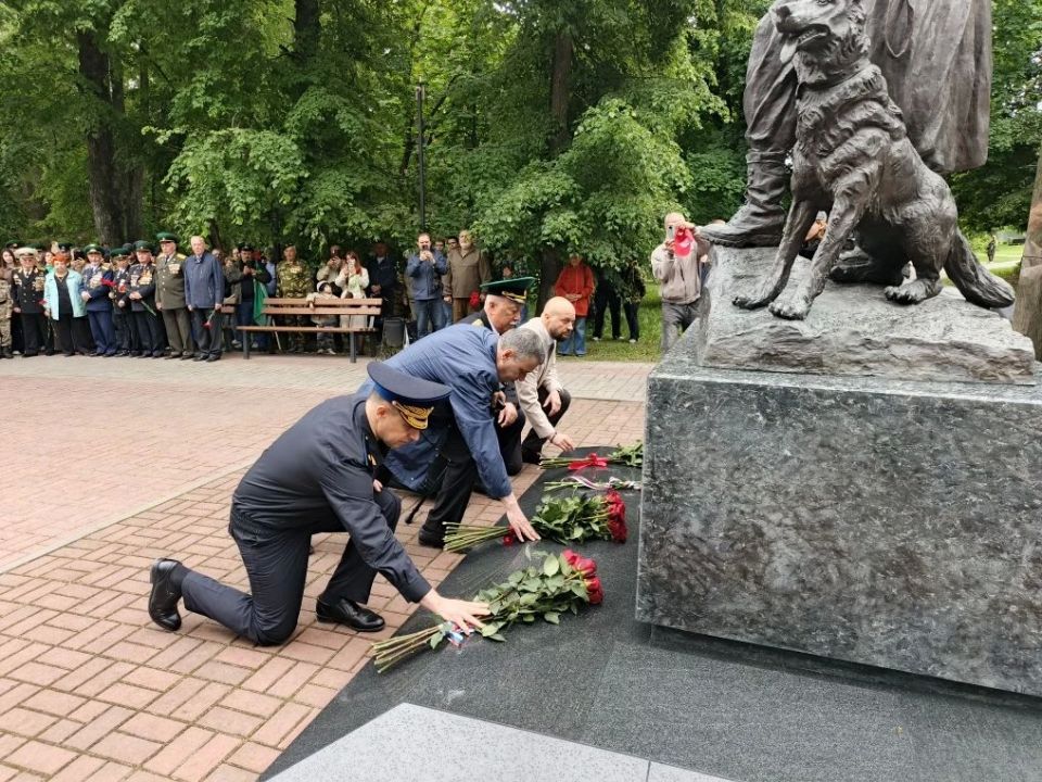 В Курске отметили День пограничника В Курске отметили День пограничника