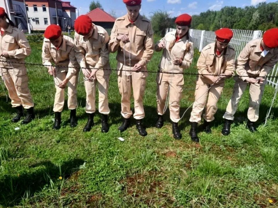 В Железногорском районе завершился региональный этап военно-патриотической игры «Зарница 2.0». Соревнования проходили на базе центра «Авангард» В Железногорском районе завершился региональный этап военно-патриотической игры «Зарница 2.0». Соревнования проходили на базе центра «Авангард»