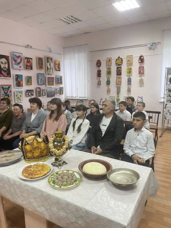 В год единства народов России в Дмитриевском краеведческом музее состоялась встреча «Вкус традиций