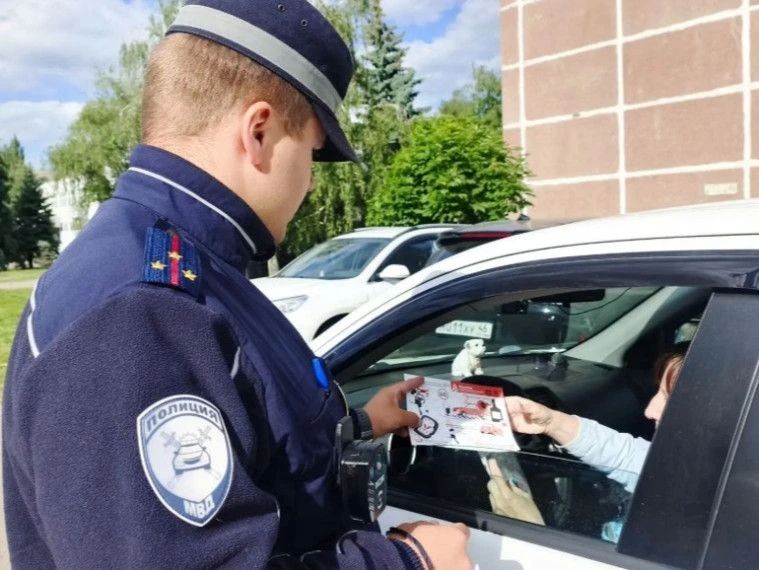 В целях обеспечения безопасности на дорогах и предотвращения детского травматизма и в рамках информационно-пропагандистской кампании "Внимание - дети!" сотрудники Курчатовской Госавтоинспекции провели очередной... В целях обеспечения безопасности на дорогах и предотвращения детского травматизма и в рамках информационно-пропагандистской кампании "Внимание - дети!" сотрудники Курчатовской Госавтоинспекции провели очередной...