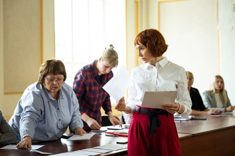 В Курске провели жеребьевку по распределению квартир для детей-сирот