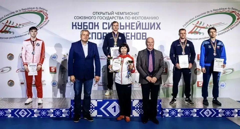 Курский рапирист Павел Пузанков завоевал серебро на Кубке сильнейших спортсменов Курский рапирист Павел Пузанков завоевал серебро на Кубке сильнейших спортсменов