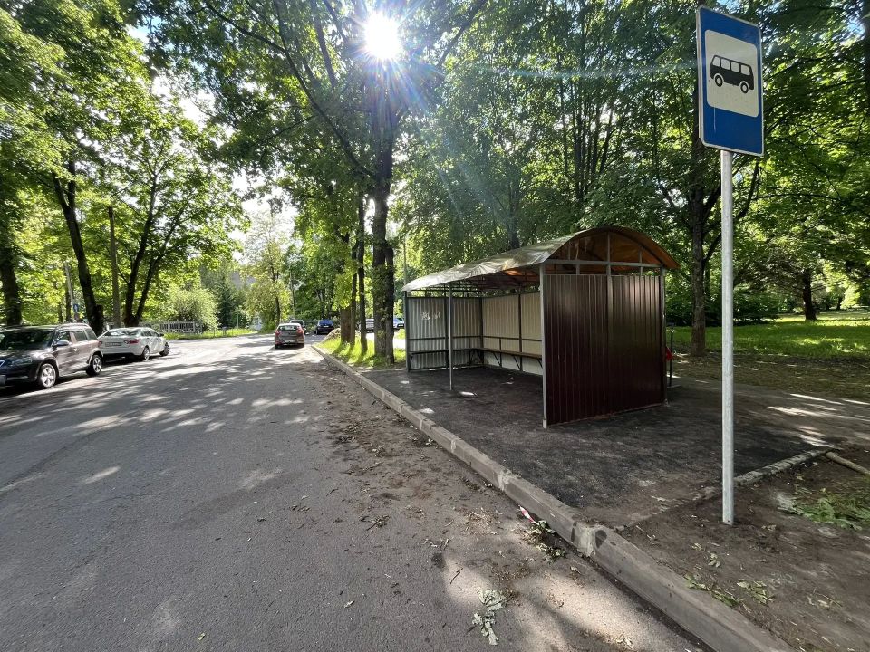 В поликлинику на Больничном переулке можно доехать на автобусе