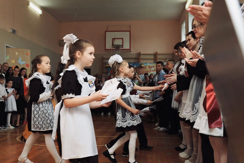 На этой неделе по всей Курской области прозвенели последние звонки На этой неделе по всей Курской области прозвенели последние звонки