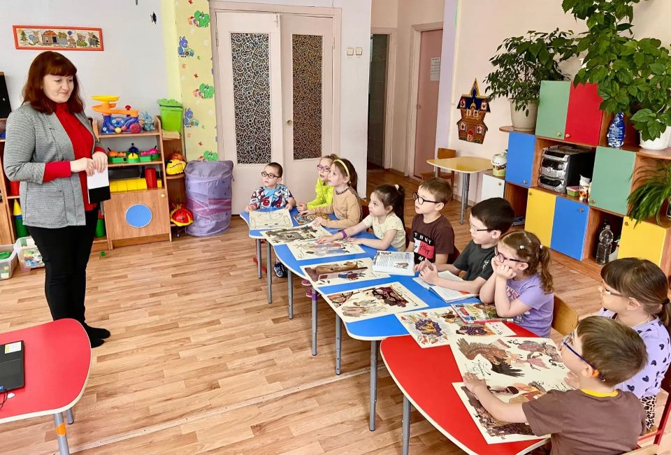 В рамках Года единства народов России сотрудники Культурного центра семейного чтения и досуга им. П.А. Михина провели этно-встречу «Страна единства: народы, традиции, языки» для воспитанников детского сада № 123 Курска В рамках Года единства народов России сотрудники Культурного центра семейного чтения и досуга им. П.А. Михина провели этно-встречу «Страна единства: народы, традиции, языки» для воспитанников детского сада № 123 Курска