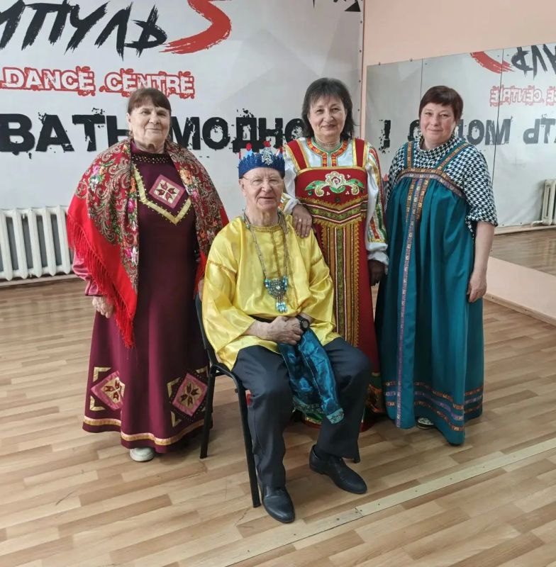 Сегодня, 29 мая, мы отмечаем знаменательную дату – пятилетие Театрального кафе «Дежавю»! Это замечательное любительское объединение, созданное с целью подарить жителям старшего поколения яркие и насыщенные культурные вечера... Сегодня, 29 мая, мы отмечаем знаменательную дату – пятилетие Театрального кафе «Дежавю»! Это замечательное любительское объединение, созданное с целью подарить жителям старшего поколения яркие и насыщенные культурные вечера...