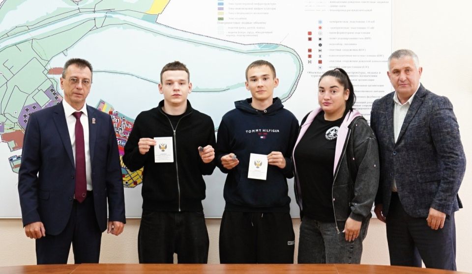 Игорь Корпунков: Поздравляем воспитанников Спортивной школы города Курчатова Антона Агапова, Захара Тимченко и их тренера Нестерову Татьяну Викторовну! Игорь Корпунков: Поздравляем воспитанников Спортивной школы города Курчатова Антона Агапова, Захара Тимченко и их тренера Нестерову Татьяну Викторовну!