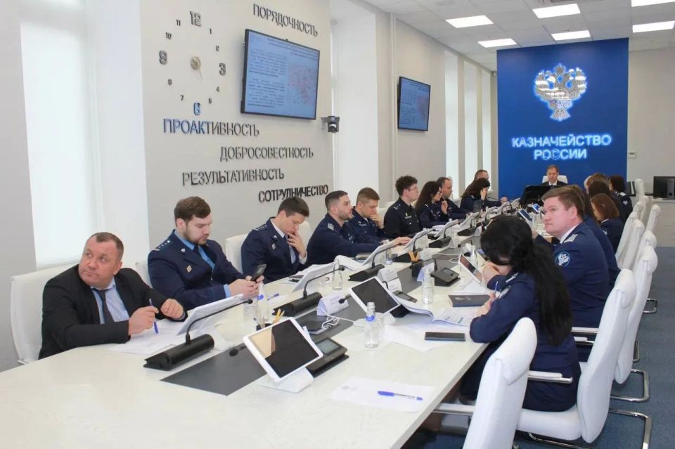 Руководитель Казначейства России Роман Артюхин провел заседание Контрольной комиссии Федерального казначейства по рассмотрению материалов планового контрольного мероприятия по социальной тематике Руководитель Казначейства России Роман Артюхин провел заседание Контрольной комиссии Федерального казначейства по рассмотрению материалов планового контрольного мероприятия по социальной тематике