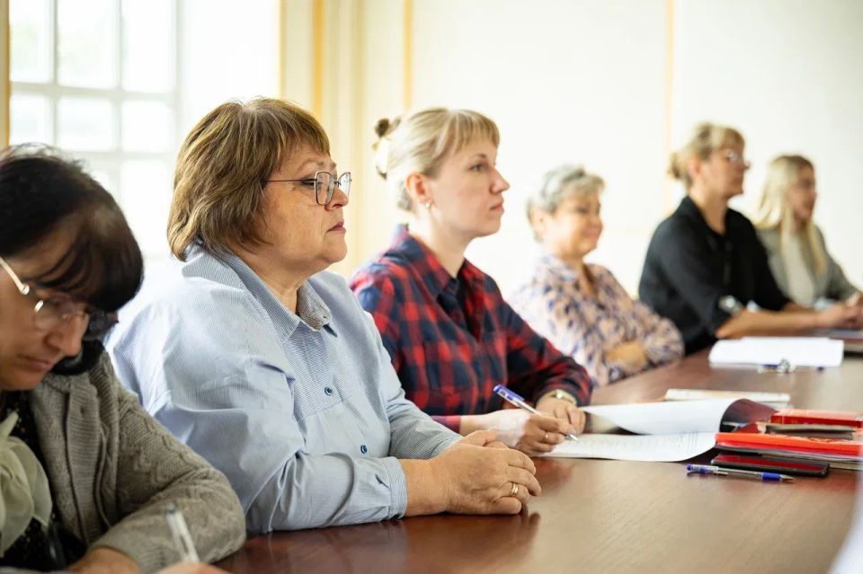 В Курске провели жеребьевку по распределению квартир для детей-сирот В Курске провели жеребьевку по распределению квартир для детей-сирот