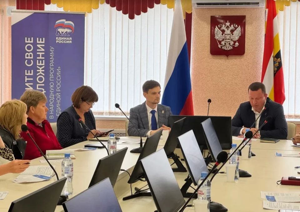 В Медвенском районе внесли наказы в Народную программу В Медвенском районе внесли наказы в Народную программу