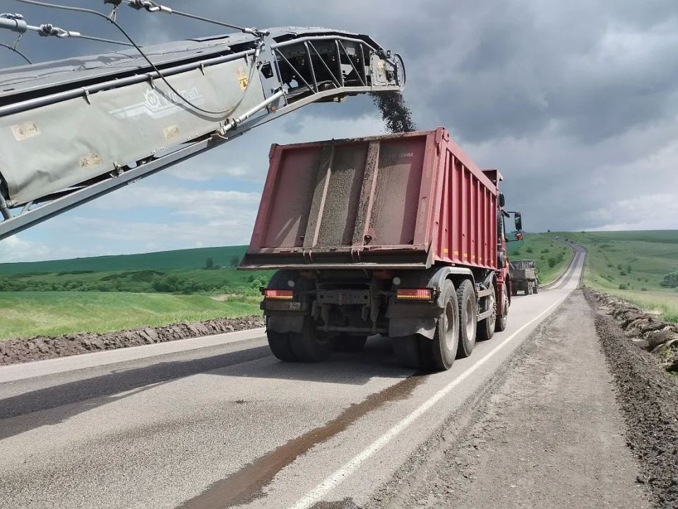 В Курской области начали ремонт дороги к памятнику природы В Курской области начали ремонт дороги к памятнику природы