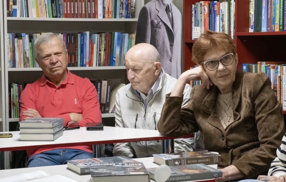 В Курске прошла первая встреча участников Книжного клуба В Курске прошла первая встреча участников Книжного клуба