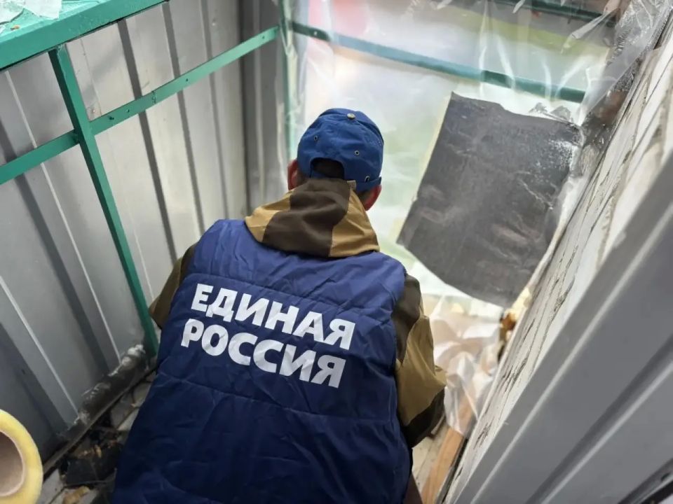 Игорь Кастюкевич: Курская область. Волонтеры Единой России лагеря «Курский рубеж» помогают устранить последствия атаки по Рыльску в Курской области Игорь Кастюкевич: Курская область. Волонтеры Единой России лагеря «Курский рубеж» помогают устранить последствия атаки по Рыльску в Курской области