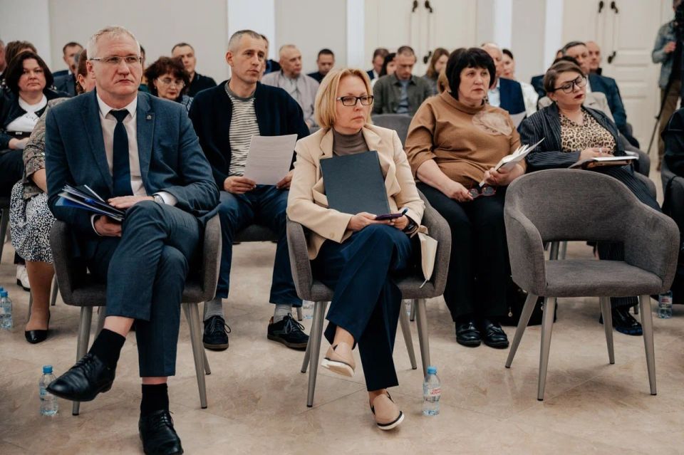 Владимир Ковальчук: 29 мая в Доме Советов принял участие в заседании Координационного совета по урегулированию проблемных вопросов граждан, вынужденно покинувших приграничные районы Курской области Владимир Ковальчук: 29 мая в Доме Советов принял участие в заседании Координационного совета по урегулированию проблемных вопросов граждан, вынужденно покинувших приграничные районы Курской области