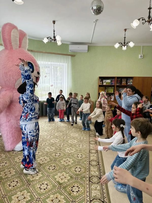 В преддверии Дня защиты детей в курском центре соцпомощи «Возрождение» прошло яркое праздничное мероприятие для детей и взрослых В преддверии Дня защиты детей в курском центре соцпомощи «Возрождение» прошло яркое праздничное мероприятие для детей и взрослых