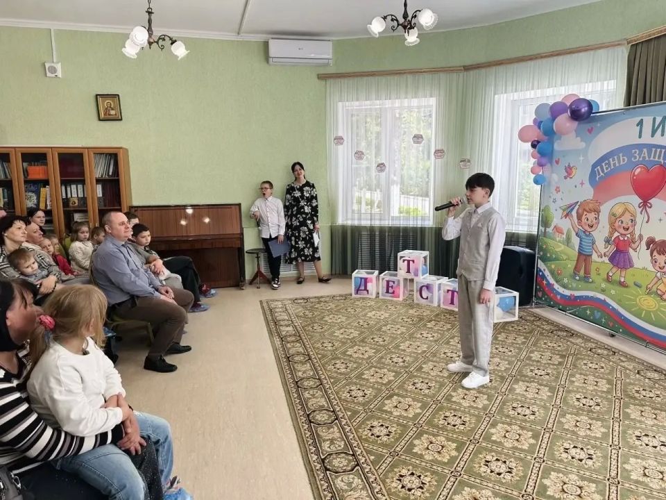 В преддверии Дня защиты детей в курском центре соцпомощи «Возрождение» прошло яркое праздничное мероприятие для детей и взрослых В преддверии Дня защиты детей в курском центре соцпомощи «Возрождение» прошло яркое праздничное мероприятие для детей и взрослых