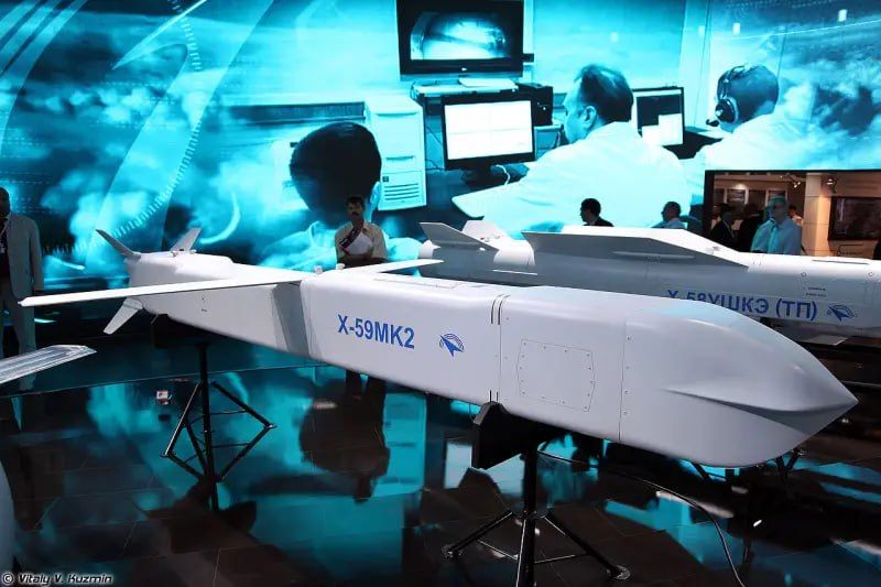 Су-57 продолжают обстреливать хохлов Су-57 продолжают обстреливать хохлов