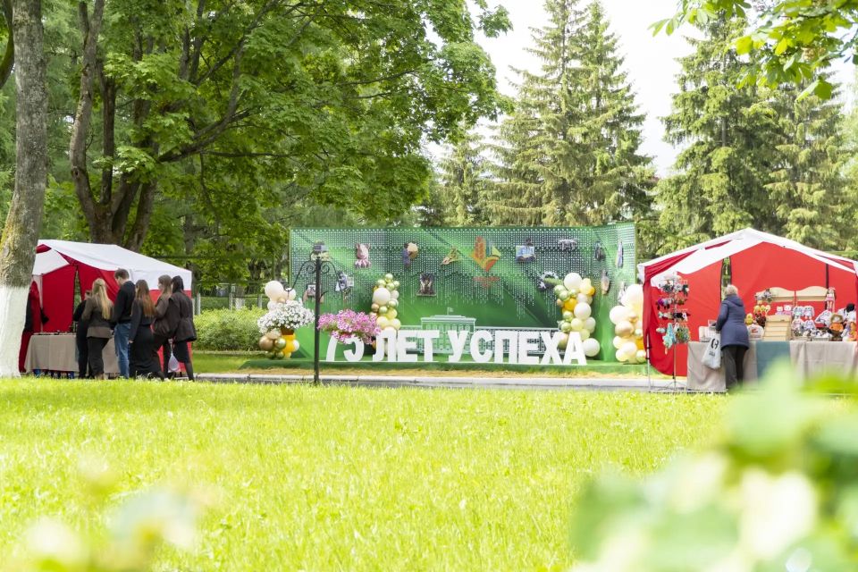 В Курском государственном аграрном университете прошел Агрофестиваль, посвященный 75-летию вуза В Курском государственном аграрном университете прошел Агрофестиваль, посвященный 75-летию вуза