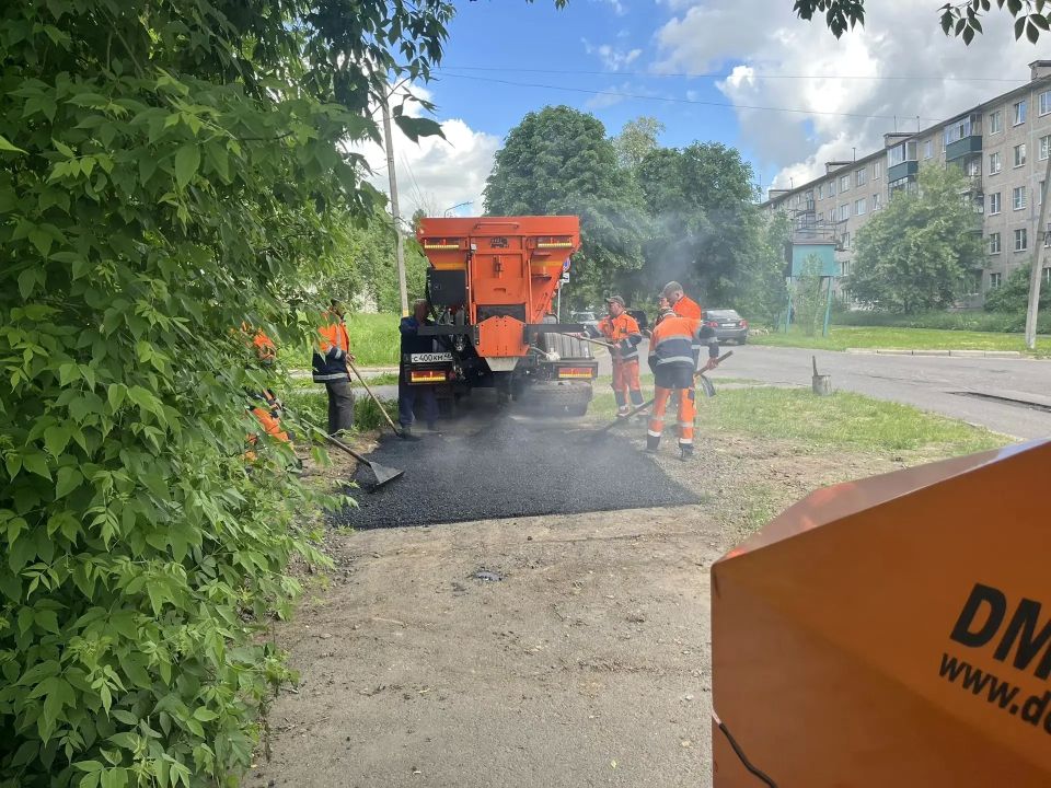 В Железногорске продолжаются работы по ямочному ремонту дорожного покрытия В Железногорске продолжаются работы по ямочному ремонту дорожного покрытия