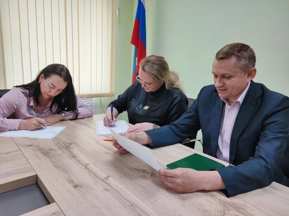 Завершился второй Всероссийский Агродиктант, организованный федеральным партийным проектом «Единой России» «Российское село» совместно с Россельхозбанком при поддержке Минсельхоза России Завершился второй Всероссийский Агродиктант, организованный федеральным партийным проектом «Единой России» «Российское село» совместно с Россельхозбанком при поддержке Минсельхоза России