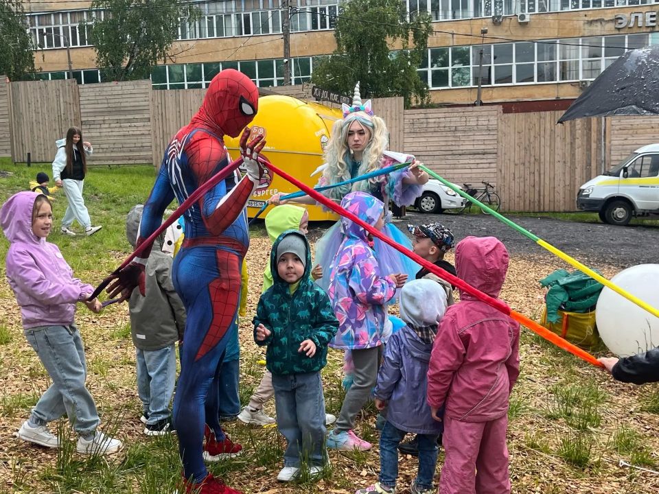 Дождь - не помеха детскому празднику! Дождь - не помеха детскому празднику!