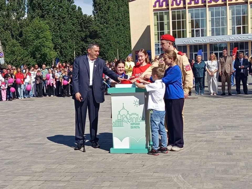 В Курске прошло открытие реконструированного фонтана на площади Рокоссовского В Курске прошло открытие реконструированного фонтана на площади Рокоссовского