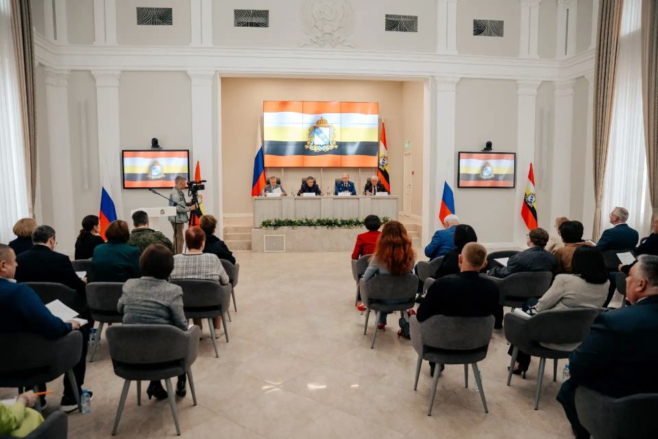 Заместитель министра финансов и бюджетного контроля Курской области Наталья Николаевна Рыженкова приняла участие в работе координационного совета по вопросам жителей приграничья под председательством губернатора Курской...