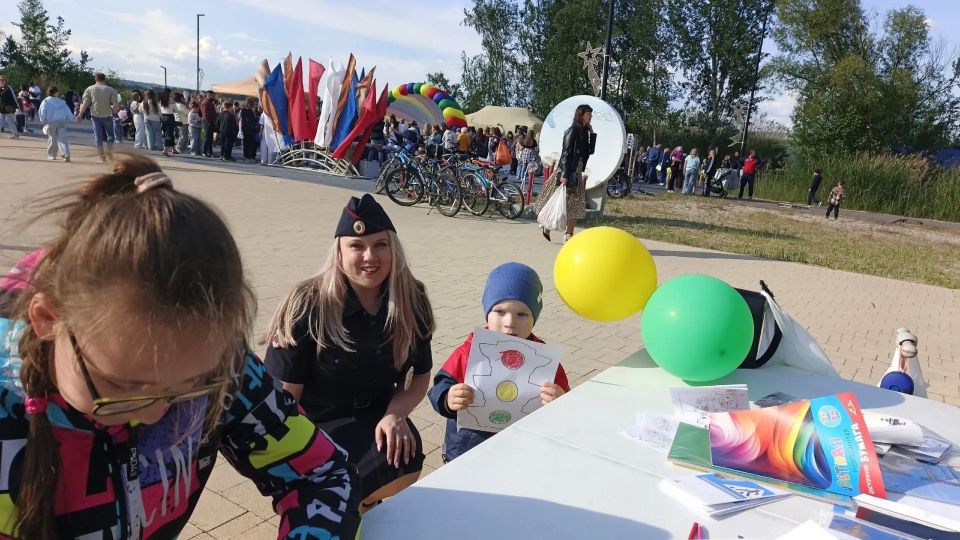1 июня в 17:00 в парке культуры и отдыха «Тёплый берег-2» прошёл яркий Фестиваль «Берег детства», посвящённый Дню защиты детей 1 июня в 17:00 в парке культуры и отдыха «Тёплый берег-2» прошёл яркий Фестиваль «Берег детства», посвящённый Дню защиты детей
