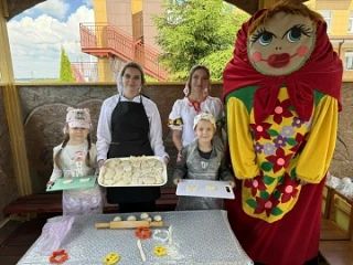 В яркий праздник - День защиты детей - МКДОУ «Детский сад № 4» распахнул свои двери для «Интерактивной мастерской профессий», организованной в сотрудничестве с ОГТК В яркий праздник - День защиты детей - МКДОУ «Детский сад № 4» распахнул свои двери для «Интерактивной мастерской профессий», организованной в сотрудничестве с ОГТК