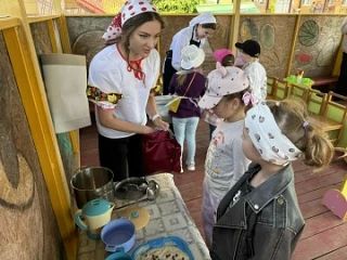 В яркий праздник - День защиты детей - МКДОУ «Детский сад № 4» распахнул свои двери для «Интерактивной мастерской профессий», организованной в сотрудничестве с ОГТК В яркий праздник - День защиты детей - МКДОУ «Детский сад № 4» распахнул свои двери для «Интерактивной мастерской профессий», организованной в сотрудничестве с ОГТК